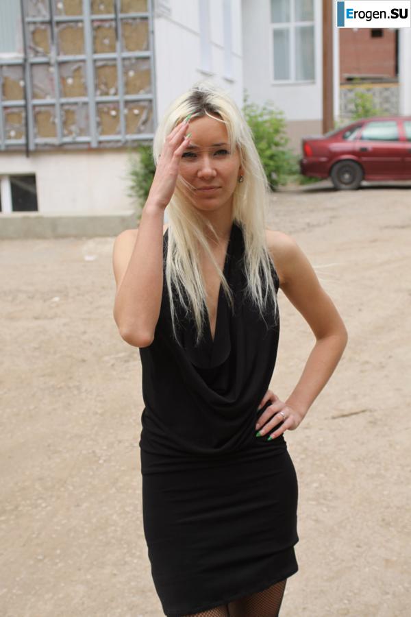 Nastya from Samara walks around the city and shows herself. Photo 2