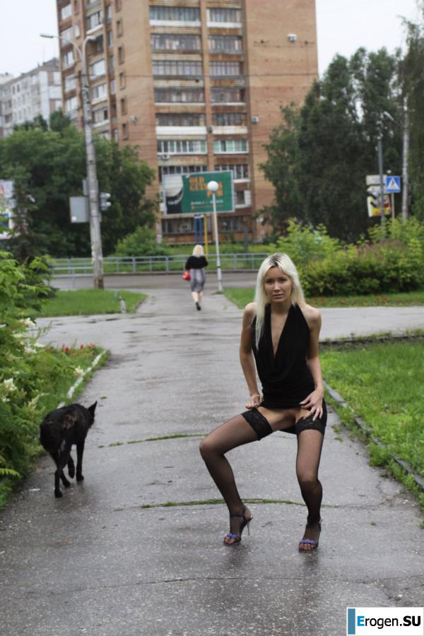 Nastya from Samara walks around the city and shows herself. Part 6. Photo 2