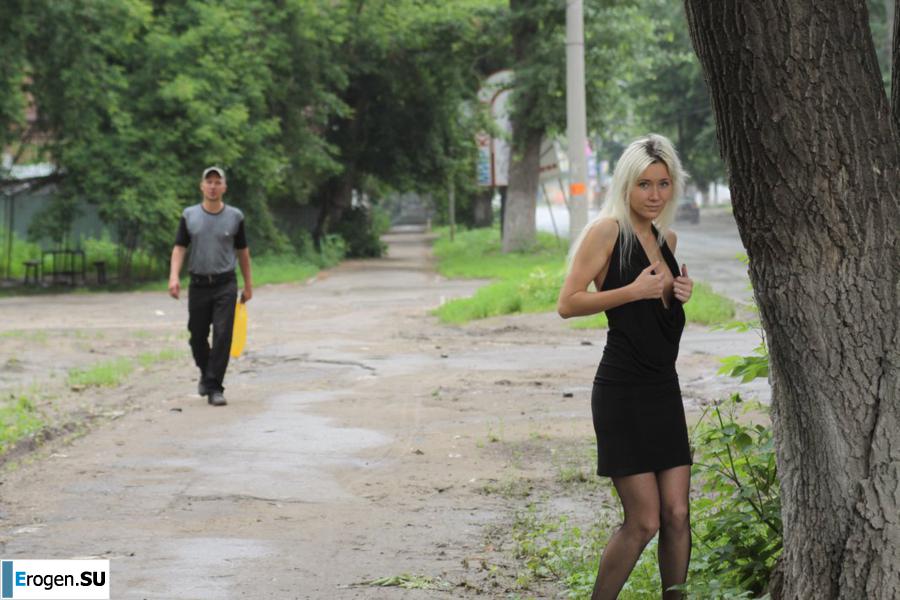 Nastya from Samara walks around the city and shows herself. Part 8. Photo 2