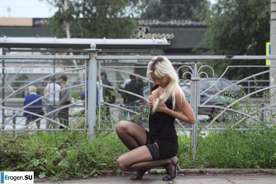 Nastya from Samara walks around the city and shows herself. Part 15. Photo 1