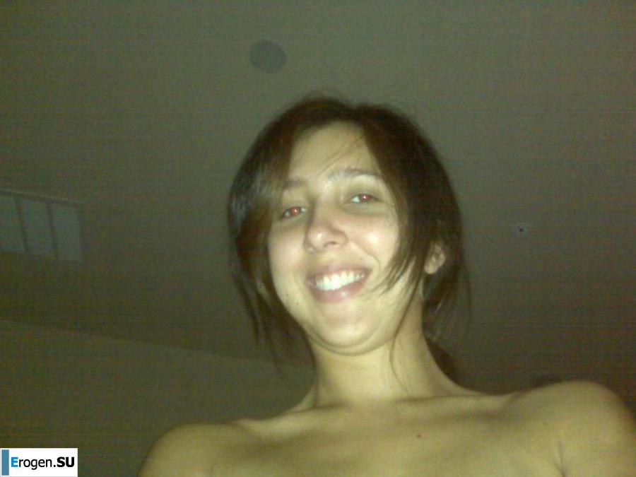 Smiling brunette with everlasting nipples. Part 5. Photo 2