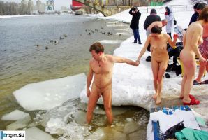 Ukrainian nudists in winter. Thumb 3