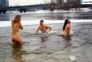 Ukrainian nudists in winter. Part 2. Thumb 3