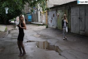 Nastya from Samara walks around the city and shows herself. Part 19. Thumb 4