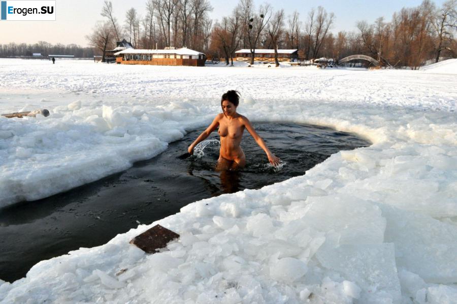 Ukrainian nudists in winter. Part 4. Slide 1