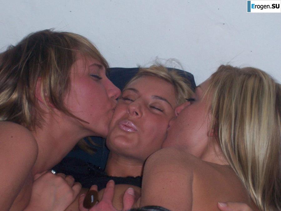 Three Lesbian Friends. Part 2. Photo 1