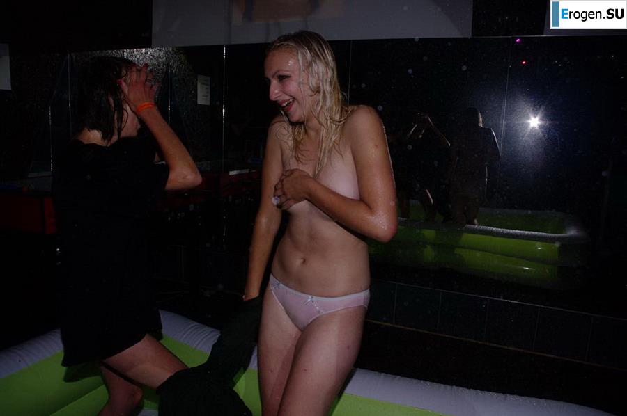 Striptease at the Czech club. Part 5. Slide 1