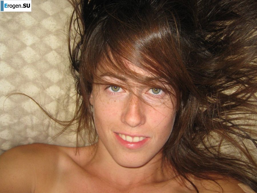 why should she wear clothes if there are freckles. Photo 1