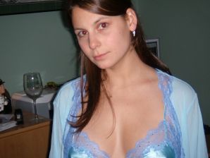 A cheerful girl poses in front of a guy in lingerie, and then pleases himself with a finger. Thumb 4