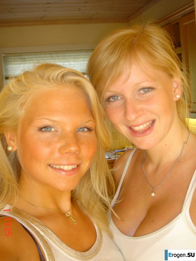 Slender sisters showed neat breasts on vacation. Photo 2