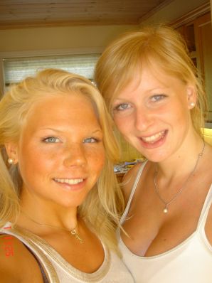 Slender sisters showed neat breasts on vacation. Thumb 2
