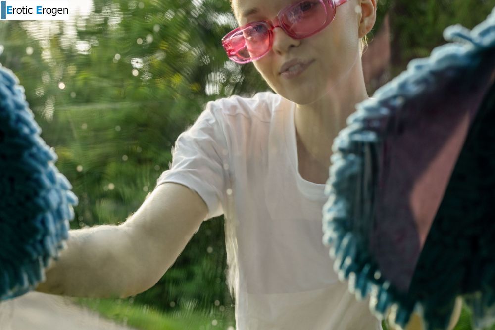 Shea in Car Wash Cutie. Picture 2