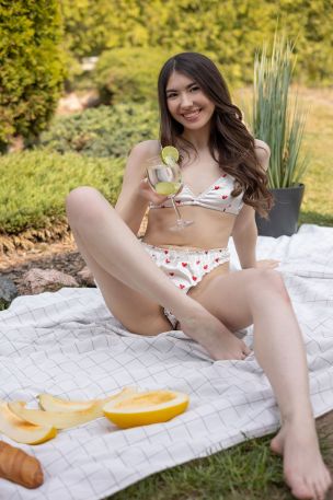 Anfisa in Picnic. Эскиз 4